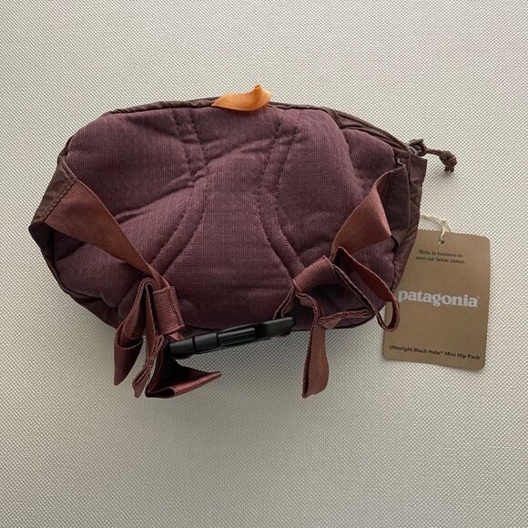 NWT Ultralight Black Hole® Mini Hip Pack 1L Fanny Pack in Dulse Mauve - Picture 3 of 5